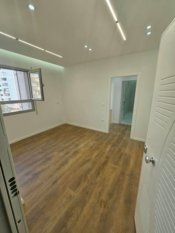 Shiten 2 apartamente 1+1( 21 Dhjetori)