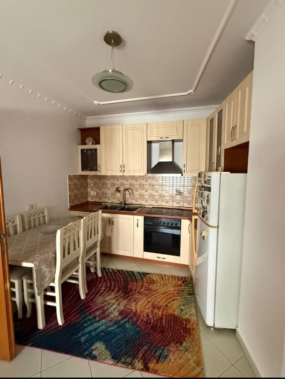 Apartament 2+1 per qera Fresk !