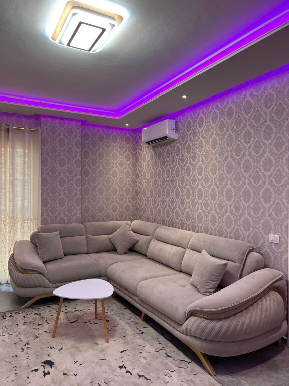 Jepet me qira 1+1 Univers City 500€