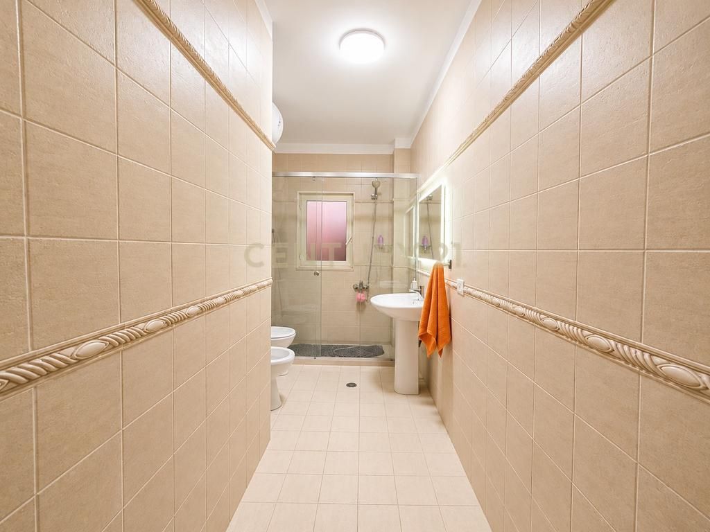 SHITET APARTAMENT ME PAMJE DETI NE GOLEM 140.000 €