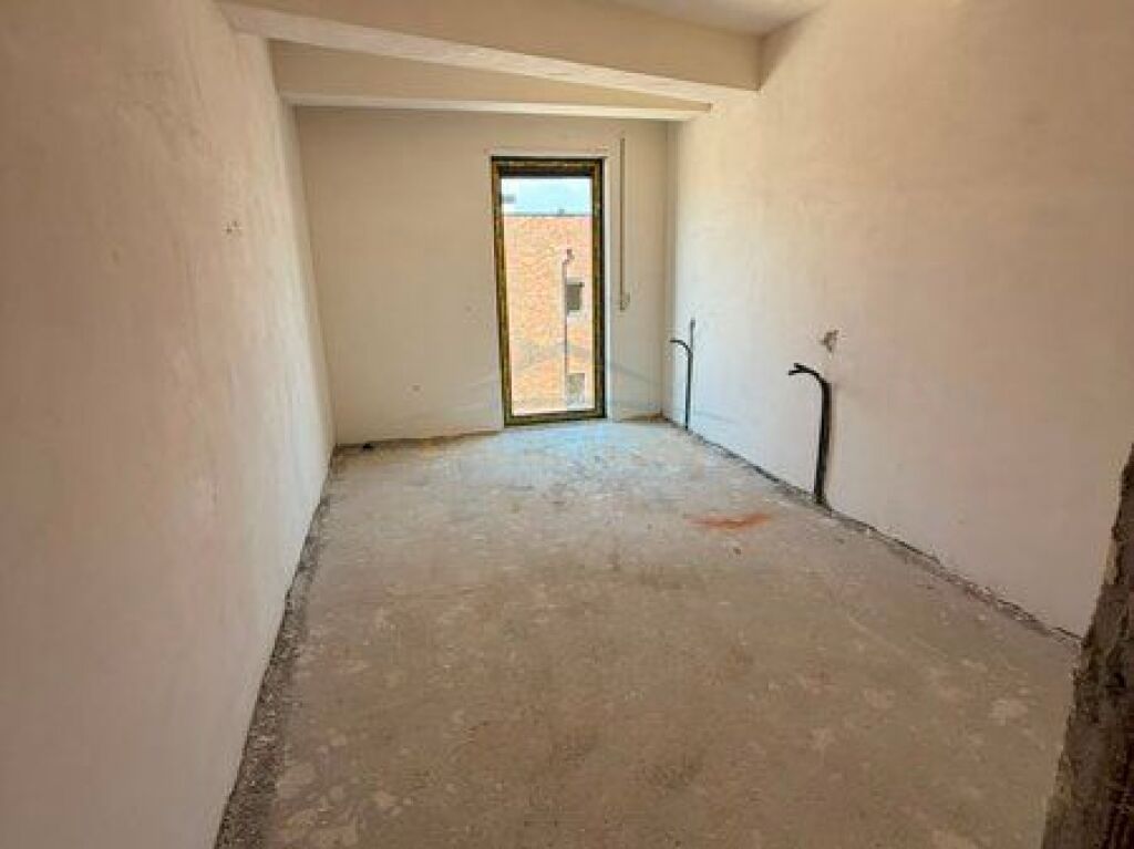 In vendita, Villa su 3 piani, Residenza Kodra e Diellit 2, Tirana.