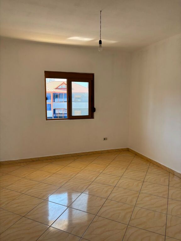 Apartment for rent in a private building 3+1