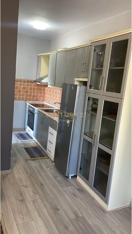 APARTAMENT 2+1 ME QIRA, NE KRAH TE AMBASADES AMERIKANE, TIRANE!
