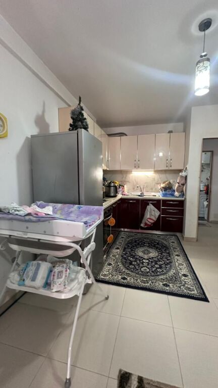 🏡 SHITET APARTAMENT 2+1 + 2 TUALETE + VERANDË – LAGJJA 18, DURRËS