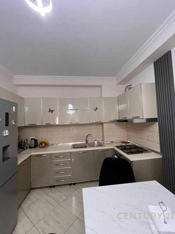 Shitet apartament modern 2+1+2 prane Bar Artistit, Astir!