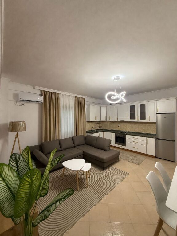 JEPET ME QIRA APARTAMENT 2+1+2 – PRANË FRESKUT   ID 5408