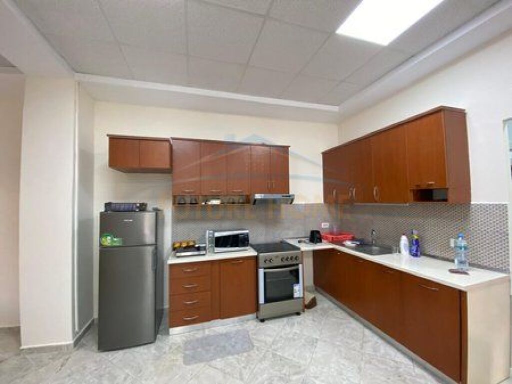 Qera, Apartament 2+1, Rruga e Kavajës, Tiranë (Pranon student DJEM)
