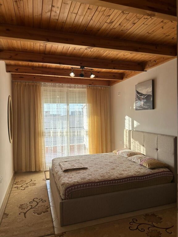 Qera | Apartament 2 + 1 | Rruga Shefqet Kuka | 500 €/muaj