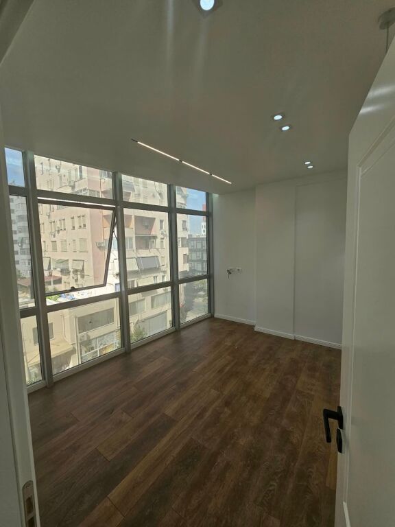 Shiten 2 apartamente 1+1( 21 Dhjetori)