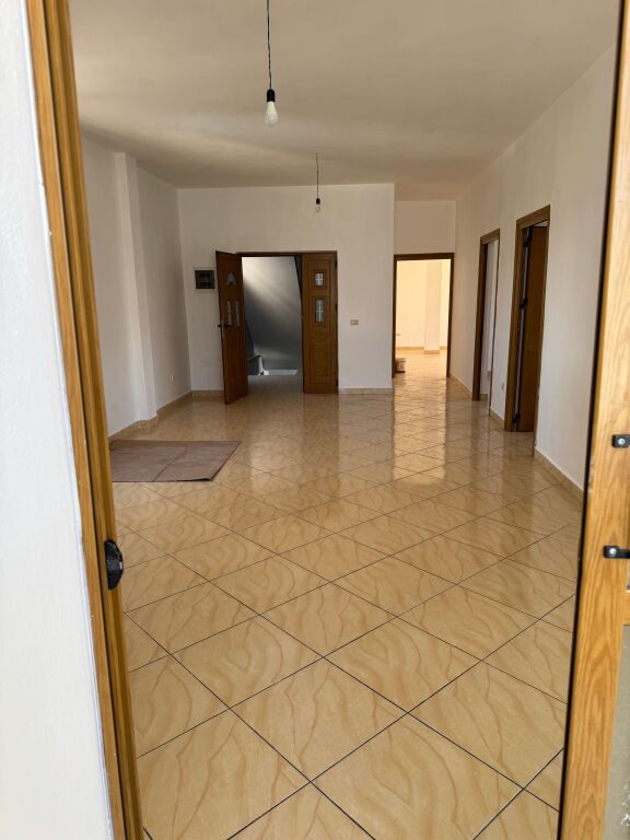 Apartment for rent in a private building 3+1