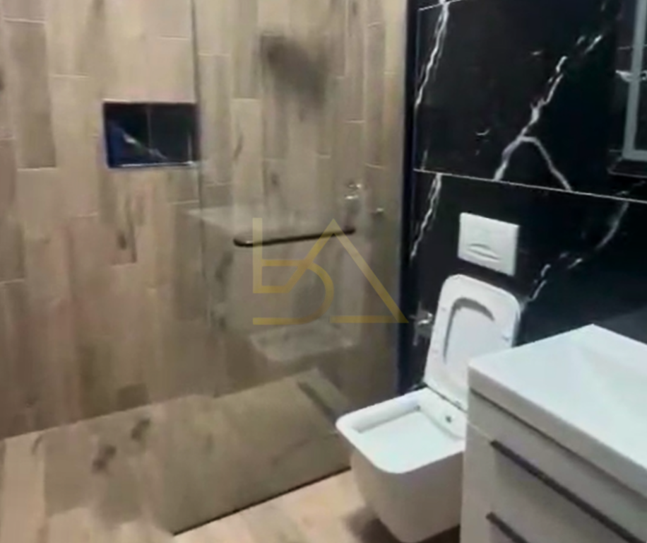 SHITET APARTAMENT 3+1 – PLAZH, DURRËS | PRANË SHKOLLËS “BAJRAM CURRI”