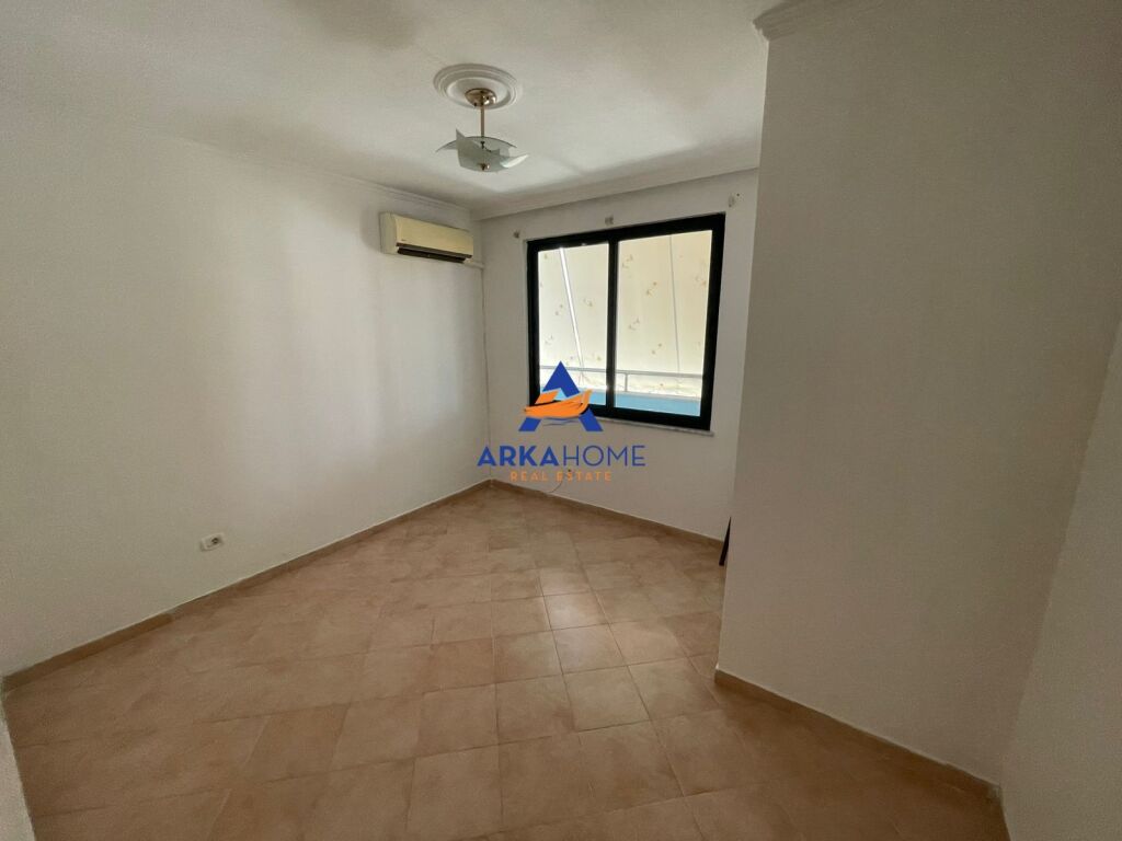 VENDESI APPARTAMENTO 2+1+2+2 BALCONI "PRESSO L'EX ESPOSIZIONE" 350.000 EURO