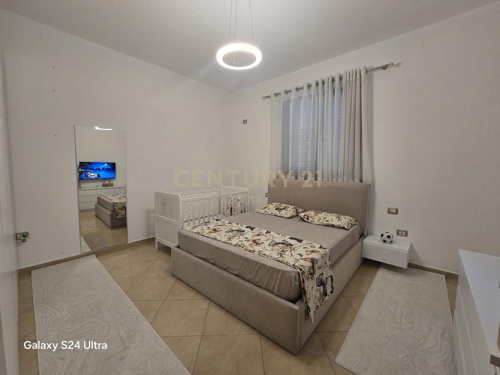 TERRENO+AMBIENTE+VILLA SU DUE PIANI CON SOFFITTA ( 411m2 costruzione )
