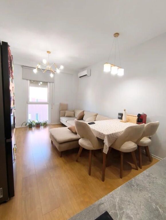 🏠 2+1 ME QIRA  📍 SELITË – REZIDENCA EURO 3D💰 65,000 lekë/muaj 🚗 Me parkim: 70,000 lekë/muaj