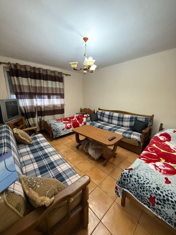 Jepet Me Qera Apartament 1+1+1 Ballkon