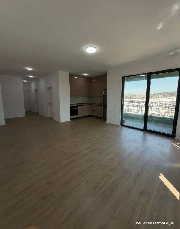 Zyre me qera 3+1 tek 5 Maji (ID BZ21039) Tirane