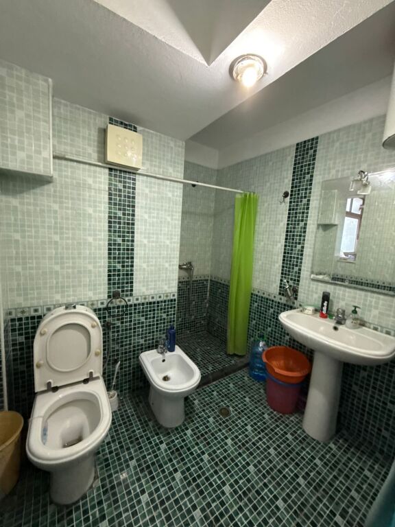 Jepet Me Qera Apartament 1+1+1 Ballkon