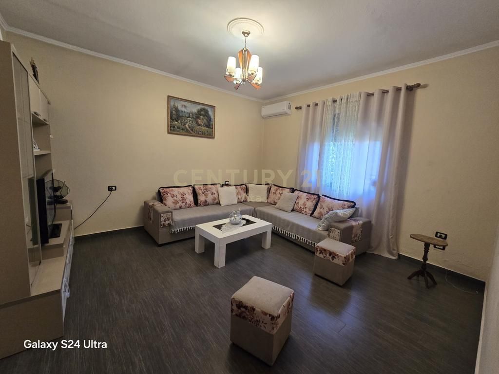 TERRENO+AMBIENTE+VILLA SU DUE PIANI CON SOFFITTA ( 411m2 costruzione )