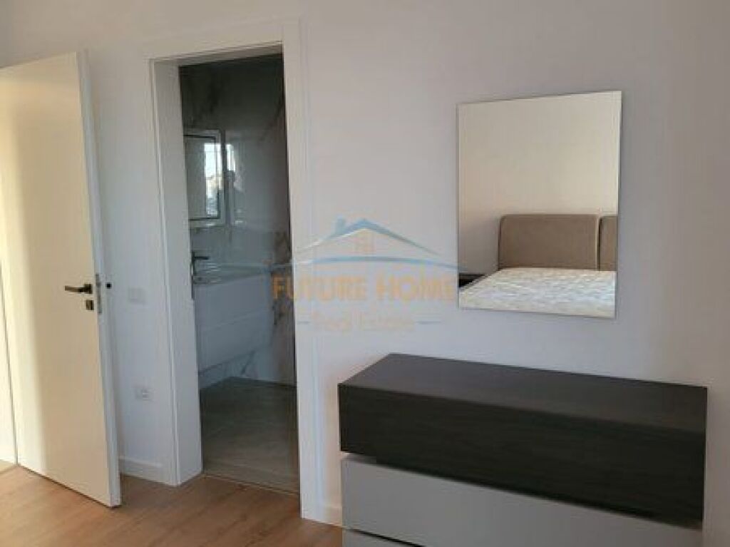 Qera, Apartament 2+1+2, Rruga 5 Maji , Tiranë