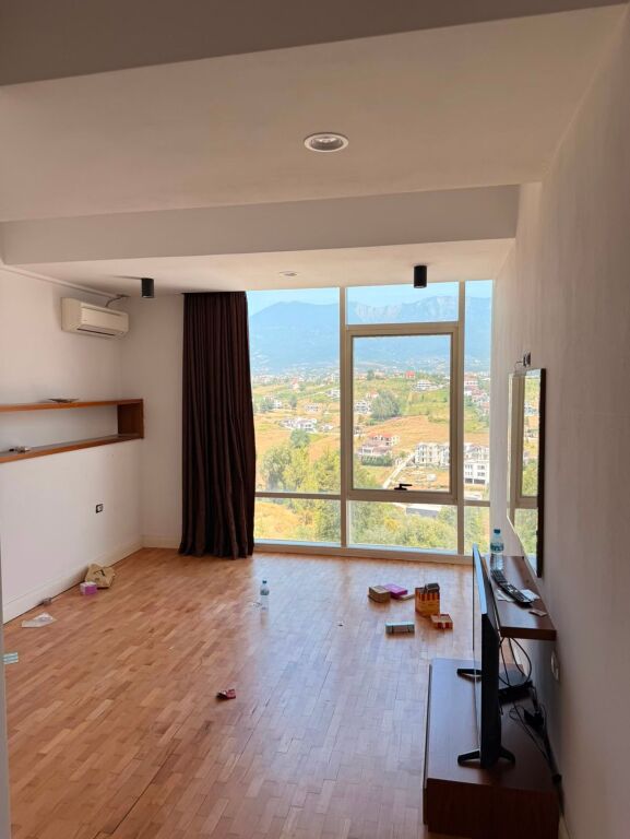 SHTEPI ME QIRA 2+1+2+4 POSTE PARKIMI - SAUK I RI, TIRANE
