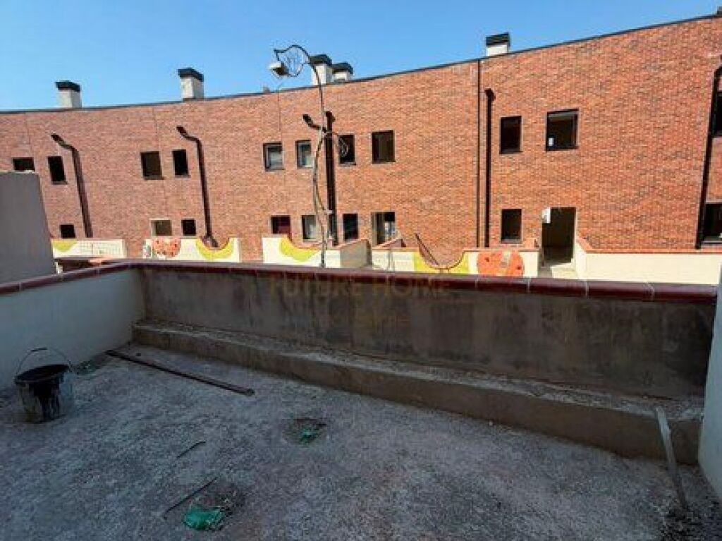 In vendita, Villa su 3 piani, Residenza Kodra e Diellit 2, Tirana.