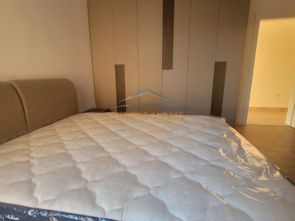 Qera, Apartament 2+1+2, Rruga 5 Maji , Tiranë