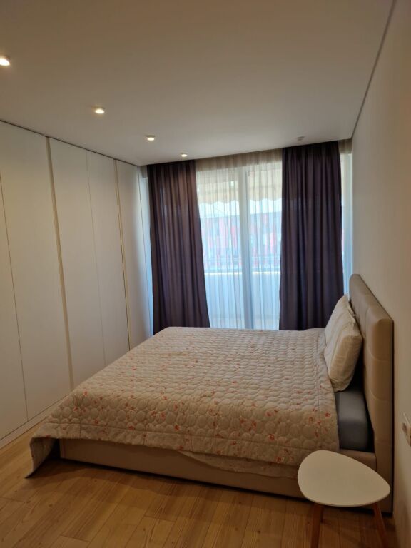 Jepet me Qera Apartament 2+1+Parkim rruga Elbasanit, Air Albania Stadium, Ambasada Amerikane