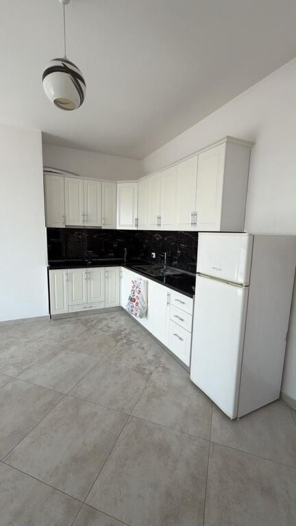 Jepet Me Qera Apartament 1+1+1 Ballkon