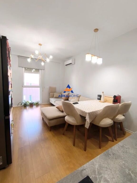 JEPET ME QERA APARTAMENT 2+1+BALLKON " 65.000 LEKE"