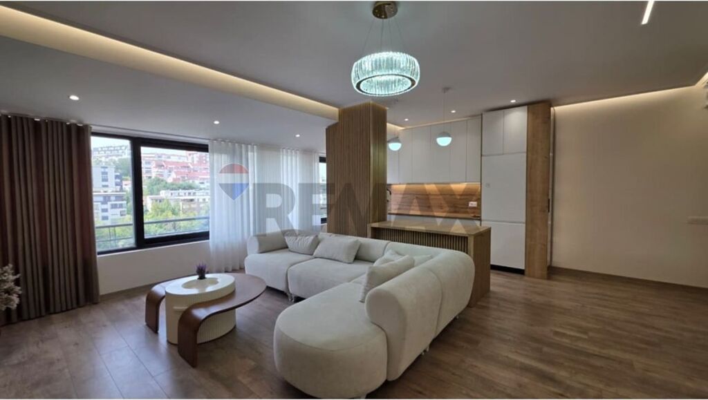 Shitet apartament 2+1 me pamje nga Liqeni i Thate