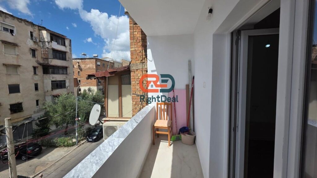 Vicino al Ginnasio Partizani, Super Appartamento 1+1 in Vendita, Ideale per Vivere e Investire!!!