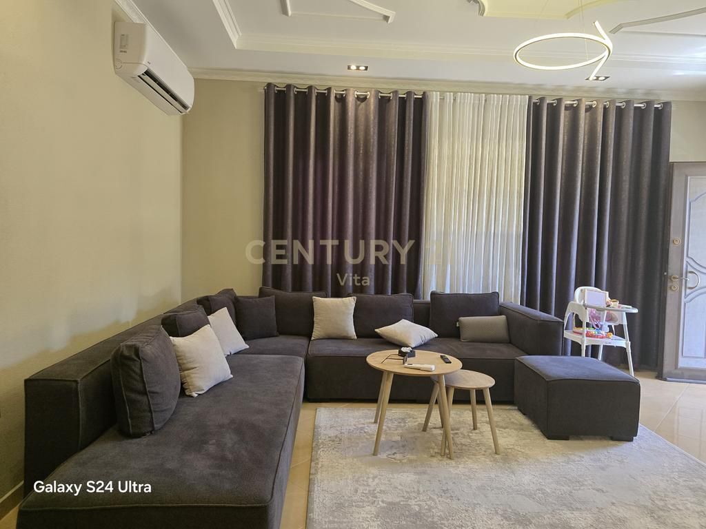 TERRENO+AMBIENTE+VILLA SU DUE PIANI CON SOFFITTA ( 411m2 costruzione )