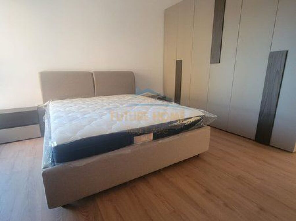 Qera, Apartament 2+1+2, Rruga 5 Maji , Tiranë