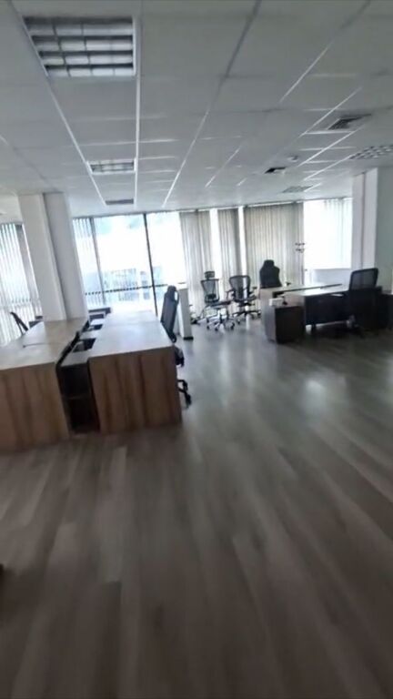 AMBIENT BIZNESI ME QIRA – QENDËR TIRANË