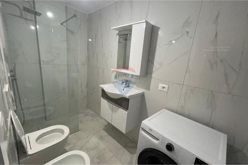 Garsoniere per Qira Komuna e Parisit