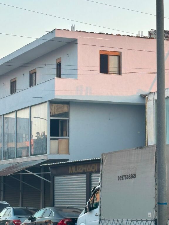 Apartment for rent in a private building 3+1