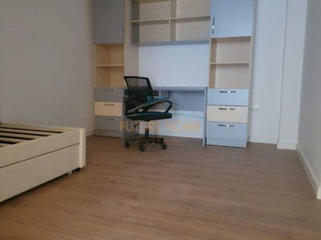 Qera, Apartament 2+1+2, Rruga 5 Maji , Tiranë