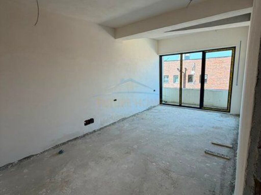 In vendita, Villa su 3 piani, Residenza Kodra e Diellit 2, Tirana.