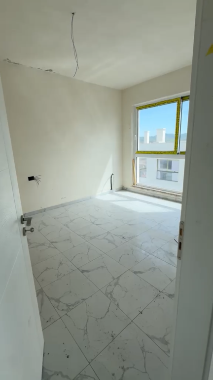 Apartment 1+1, Golem!