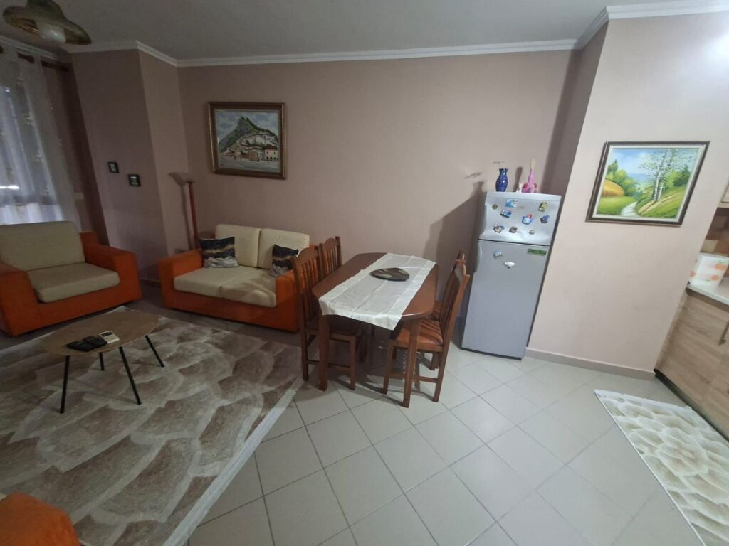 Jepet Me Qera Apartament 1+1+1 Ballkon