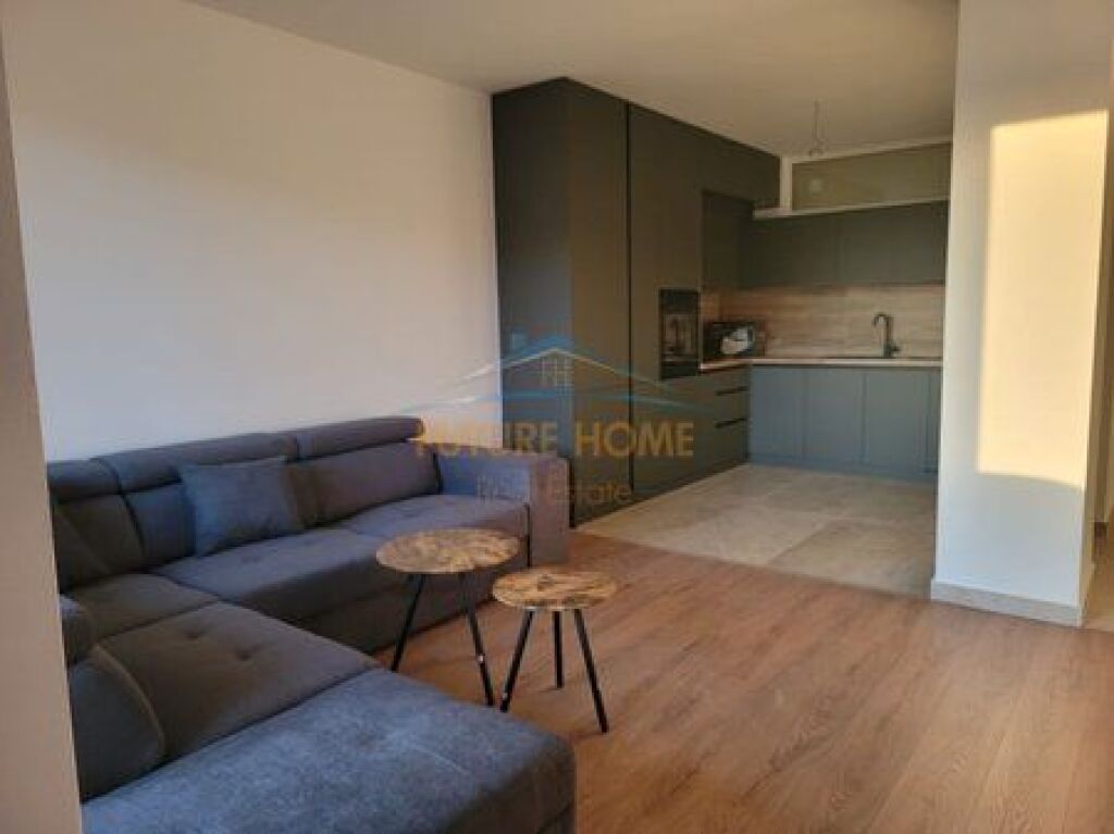 Qera, Apartament 2+1+2, Rruga 5 Maji , Tiranë