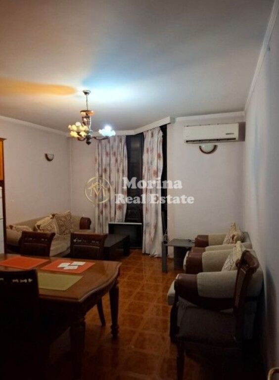 Affitto Apartament 2+1, tek 21 Dhjetori, 550 Euro/mese