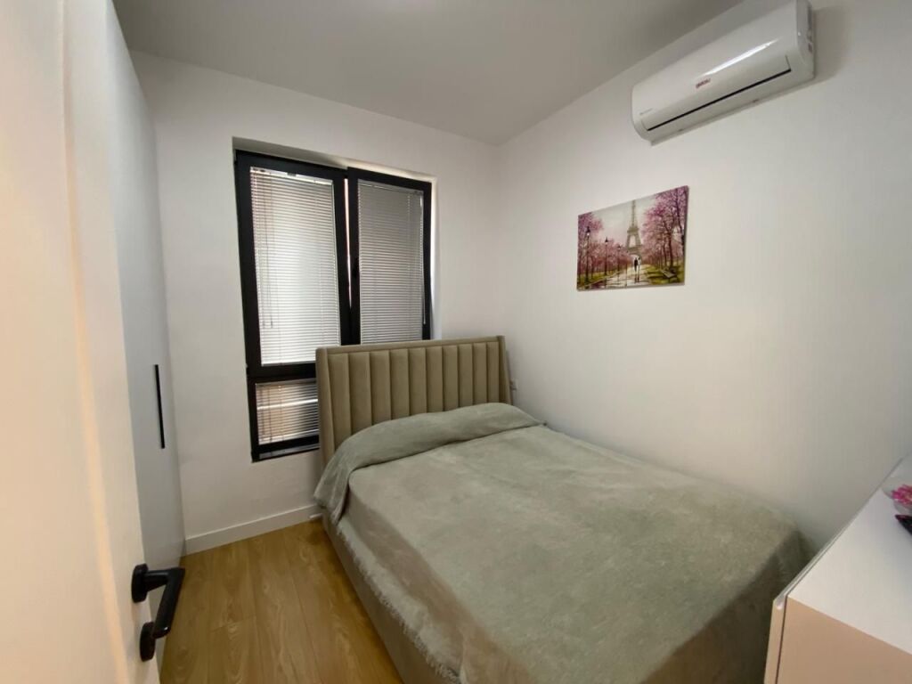 Shitet Vile 3 - Kateshe + 2 Poste Parkimi , Kombinat, Tirane . Empire73368
