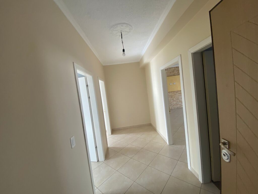 Apartament 2+1+2+ parkim per qera Fresk !