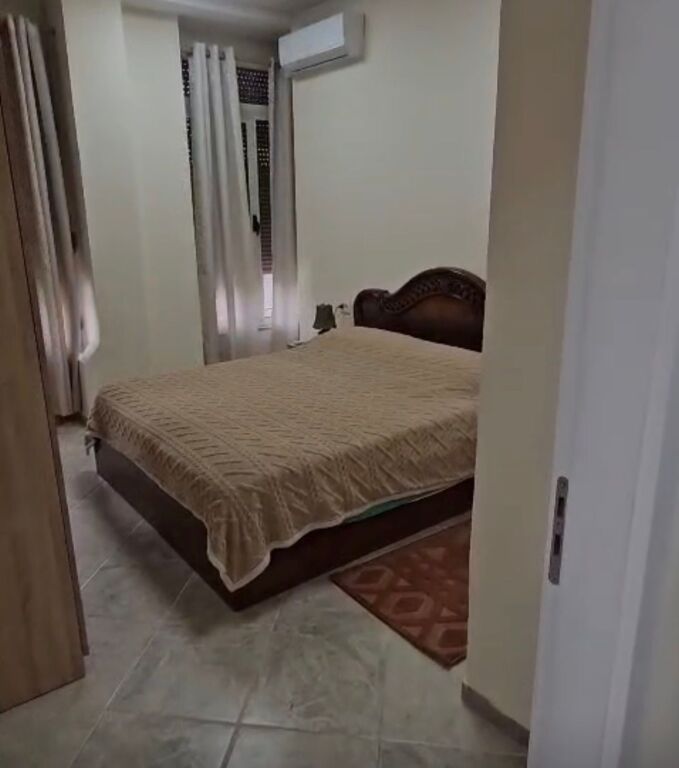 Apartament 2+1 me qira tek Rr Kavajes!