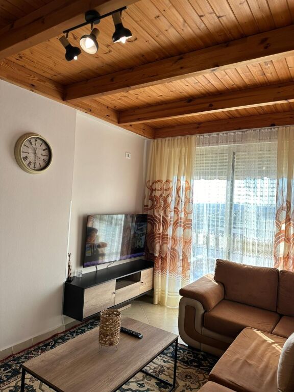 Qera | Apartament 2 + 1 | Rruga Shefqet Kuka | 500 €/muaj