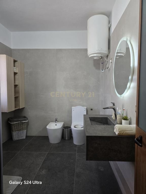 TERRENO+AMBIENTE+VILLA SU DUE PIANI CON SOFFITTA ( 411m2 costruzione )