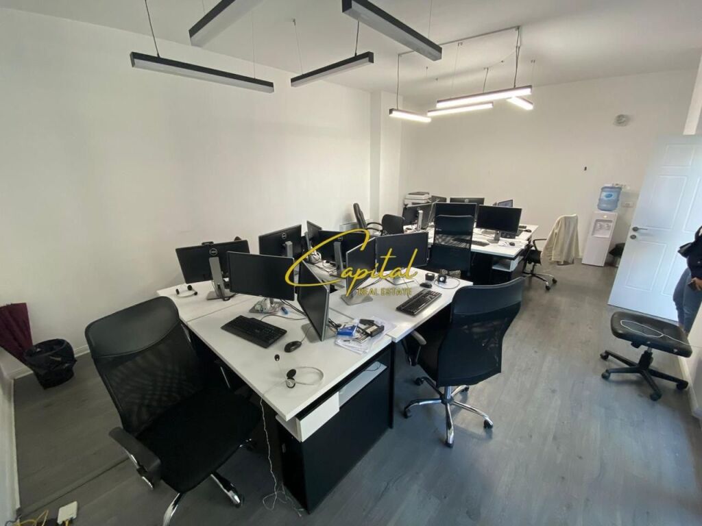 AMBIENT BIZNESI ME QIRA 133 M2 KOMPLEKSI SQUARE 21 95.000 LEKE