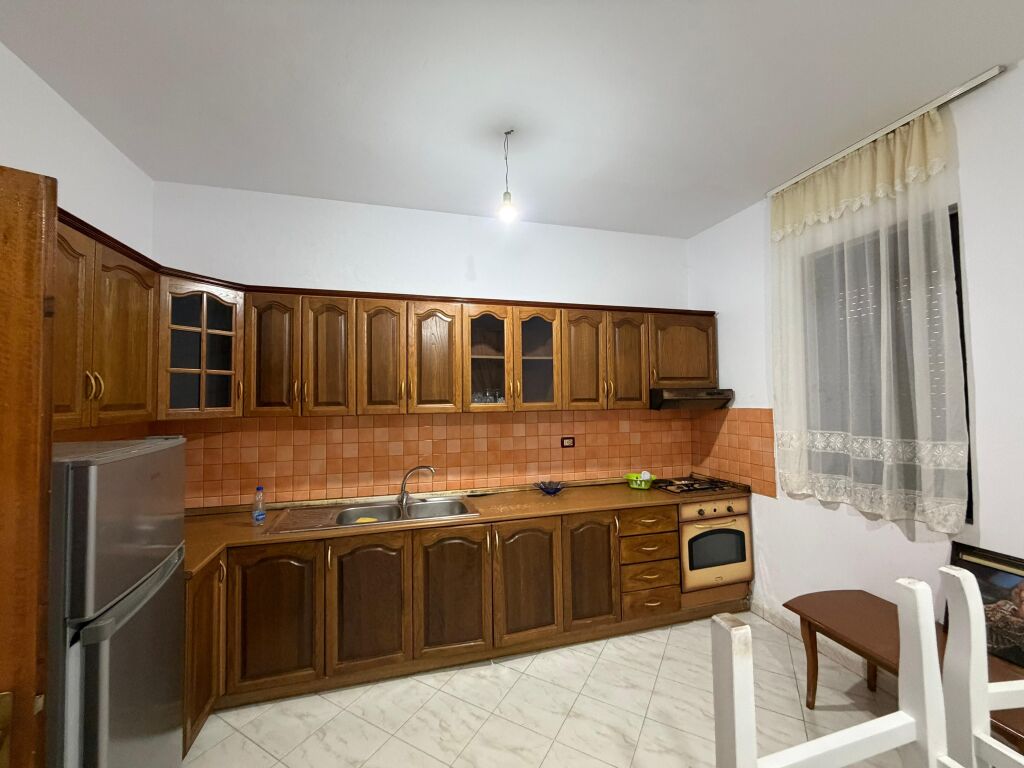 Affittasi 2+1 Durres