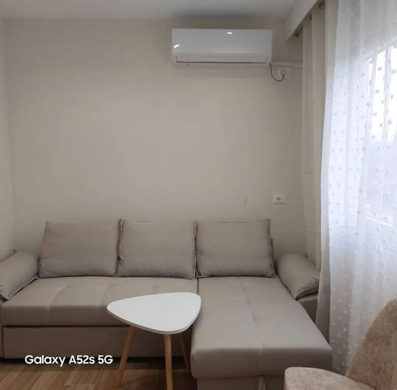 IN AFFITTO CASA PRIVATA 2+1 CON CORTILE E PARCHEGGIO - TIRANA